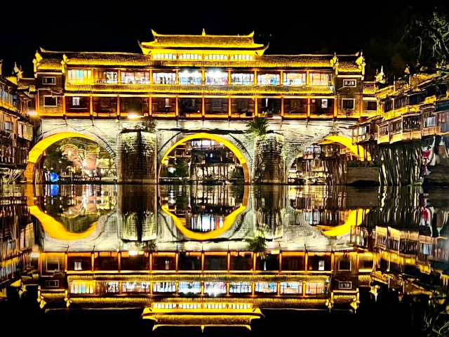 TOUR TRƯƠNG GIA GIỚI - PHƯỢNG HOÀNG CỔ TRẤN 5 NGÀY 4 ĐÊM